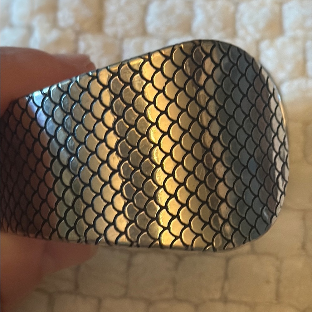 Silver Patterned Wearable Cuff - Picture 4 of 4